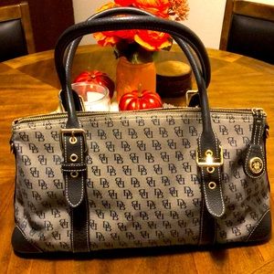 Authentic Dooney&Bourke🎅Christmas Sale🎅